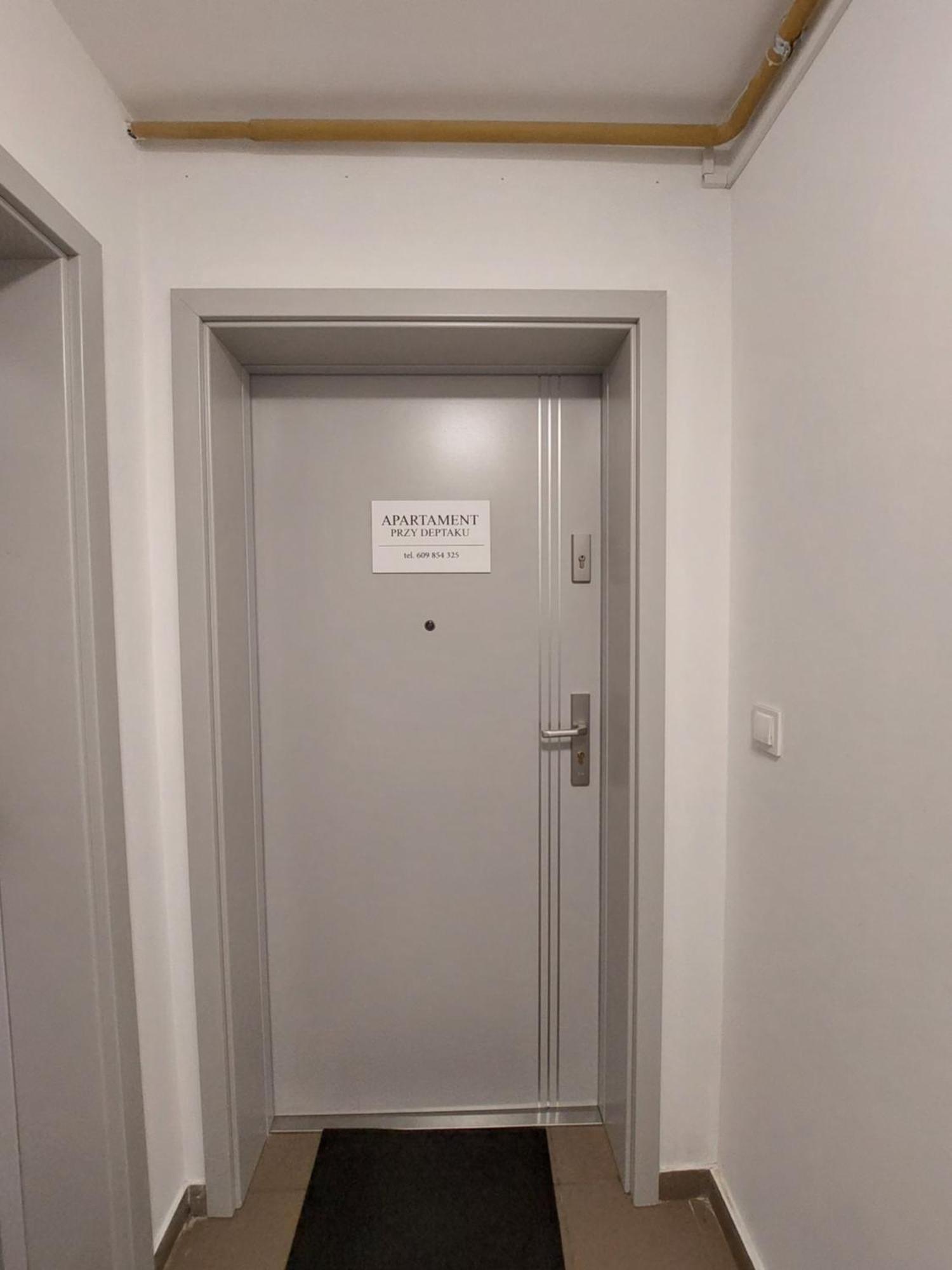 Appartamento Przy Deptaku Nowy Sącz Esterno foto
